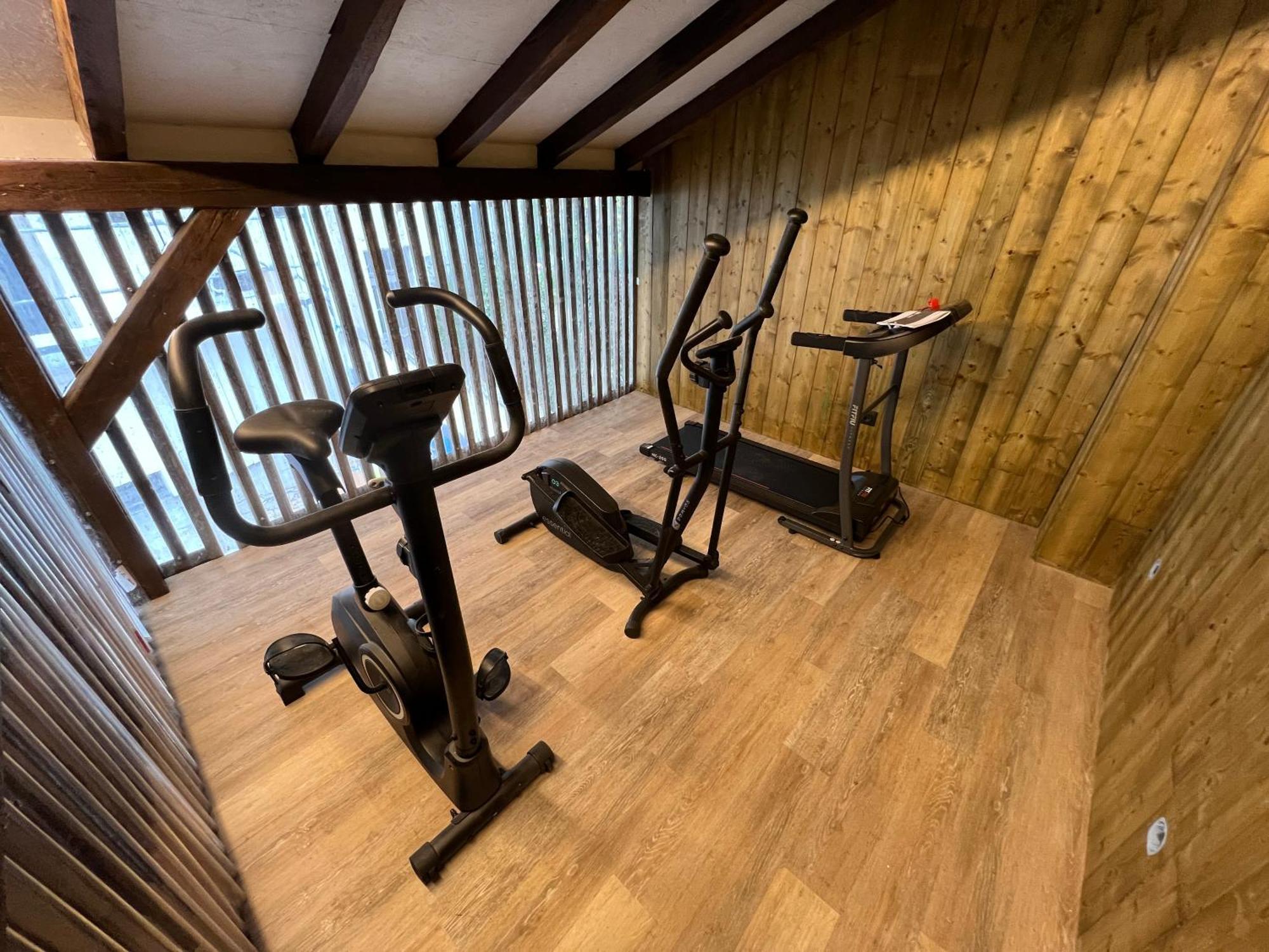Esprit Jaune - Cosy Salengro - Sauna & Sport Club *